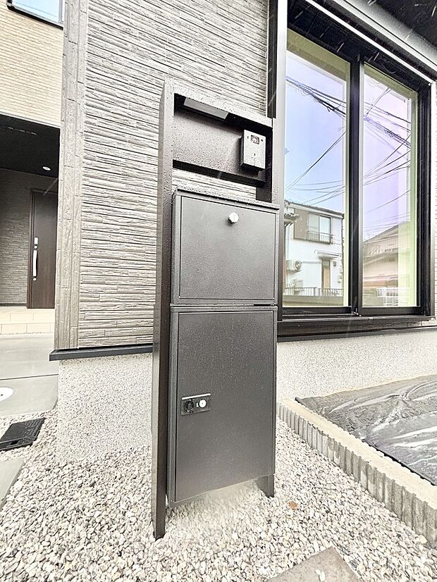 【その他現地】表札・インターホン・ポストをひとつに集約