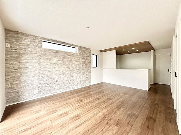 【ダイニング】家族の笑顔が自然と生まれてくる、そんな雰囲気のダイニングに仕上がっています。