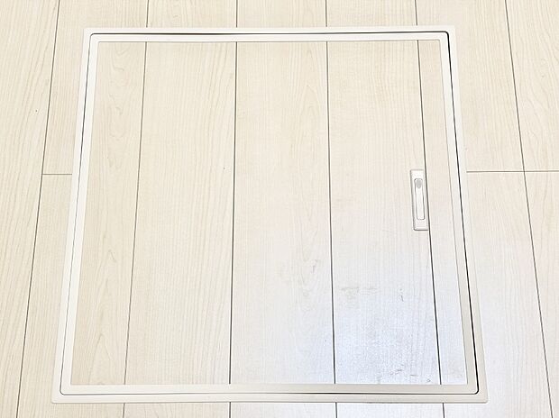 【その他設備(床下収納)】床下収納付き！日用品・非常用品の収納にも大活躍。