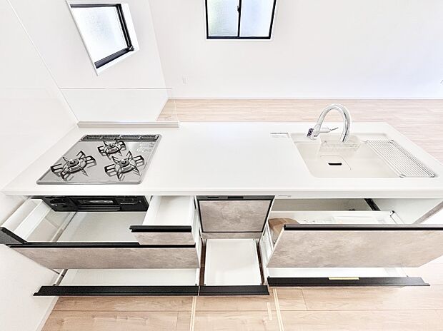 【その他設備(スライド収納)】使いやすさを優先したスライド式収納タイプ！