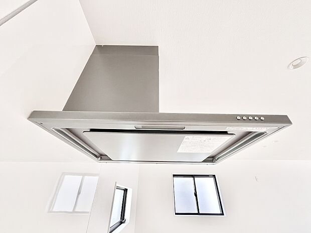 【その他設備(レンジフード)】基本的なお手入れはフィルターのみ！お手入れのしやすさも魅力です。