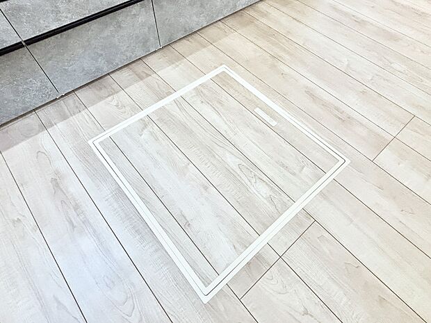 【その他設備(床下収納)】床下収納付き！日用品・非常用品の収納にも大活躍。