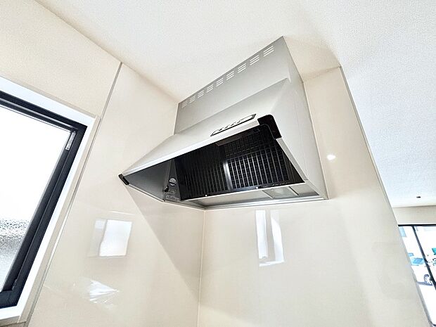 【その他設備(レンジフード)】基本的なお手入れはフィルターのみ！お手入れのしやすさも魅力です。