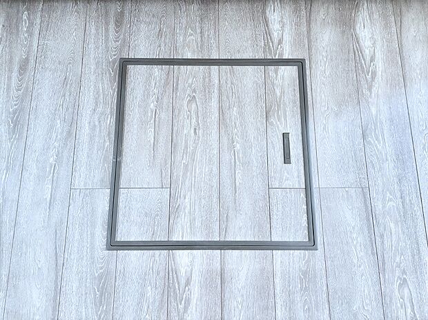 【その他設備(床下収納)】床下収納付き!日用品・非常用品の収納にも大活躍。