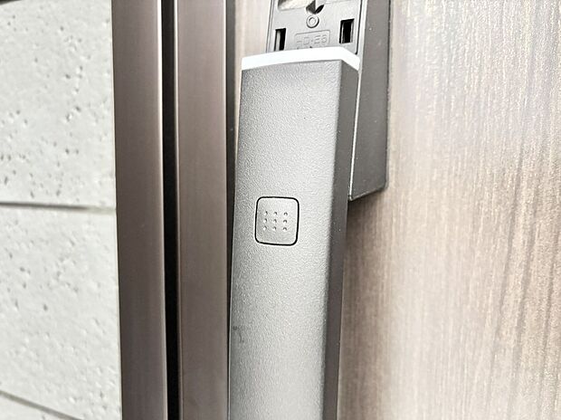 【玄関】ラクラク開錠！スマートコントロールキー。