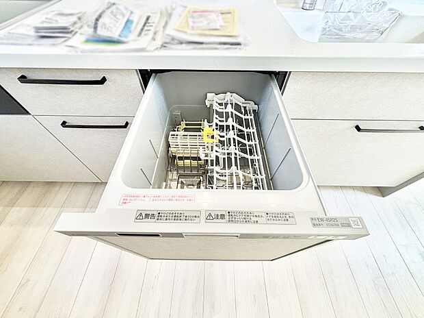 【その他設備(食洗機)】面倒なお片づけは食洗機にお任せ!家事の負担が減って、時間にも気持ちにもゆとりができます。