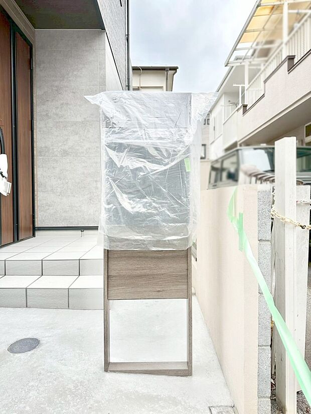 【その他現地】表札・インターホン・ポストをひとつに集約