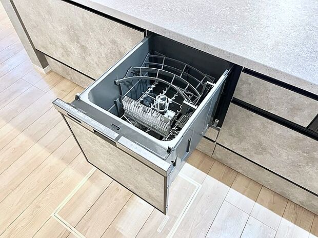 【その他設備(食洗機)】面倒なお片づけは食洗機にお任せ！家事の負担が減って、時間にも気持ちにもゆとりができます。
