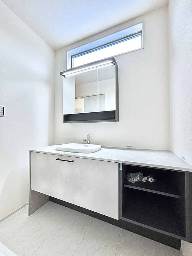 【洗面台・洗面所】明るい洗面所は毎朝の身支度も楽しくできちゃいそうです。