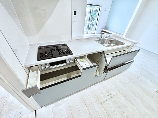 【その他設備(スライド収納)】使いやすさを優先したスライド式収納タイプ！