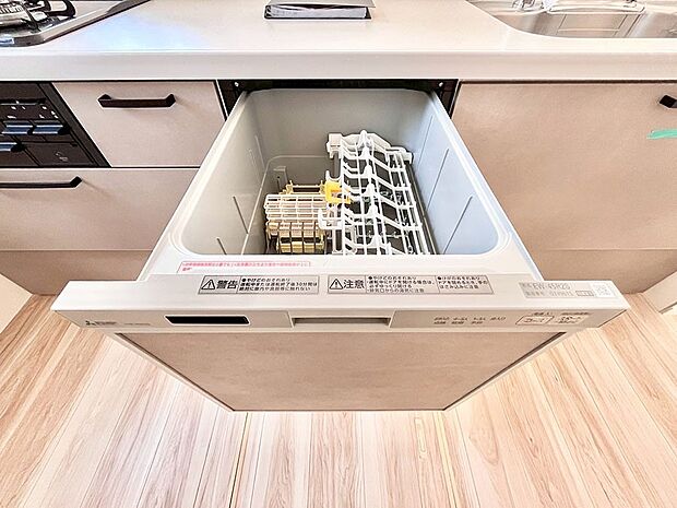 【その他設備(食洗機)】面倒なお片づけは食洗機にお任せ！家事の負担が減って、時間にも気持ちにもゆとりができます。