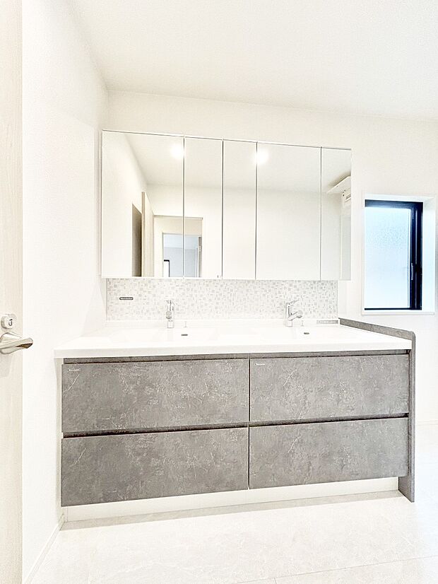 【洗面台・洗面所】収納力と機能性に優れた洗面化粧台