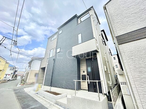 【現地外観写真】たっぷりの陽光と心地よい風が舞い込む住まい