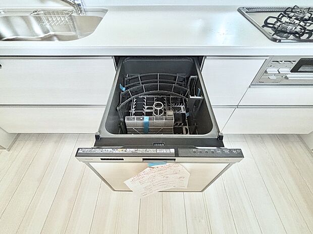 【その他設備(食洗機)】面倒なお片づけは食洗機にお任せ！家事の負担が減って、時間にも気持ちにもゆとりができます。