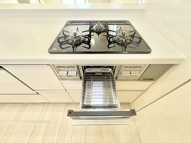 【その他設備(3口コンロ)】三口ガスコンロでお料理が一気にはかどりそう