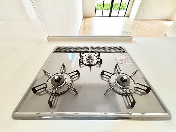 【その他設備(Ｓｉセンサーコンロ)】ガスコンロはＳｉセンサー搭載。火力調節や焦げ付き・消し忘れも防いでくれます。