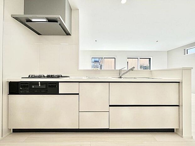 【キッチン】毎日使うキッチンだから、使いやすさ＆お手入れのしやすさにこだわりました。