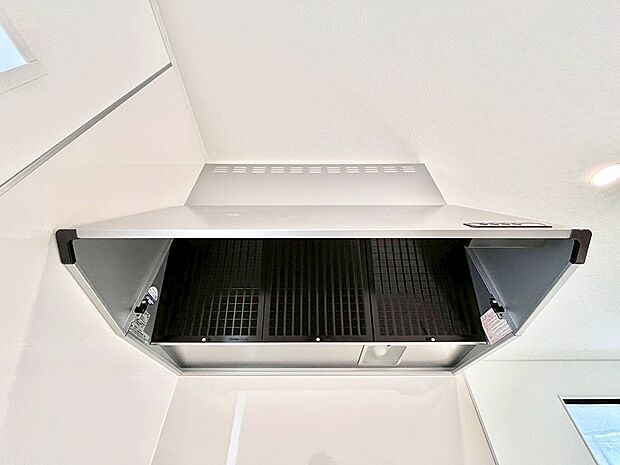 【その他設備(レンジフード)】基本的なお手入れはフィルターのみ！お手入れのしやすさも魅力です。