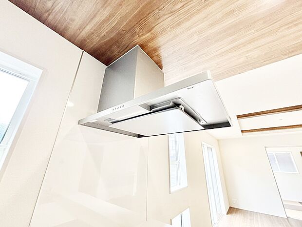 【その他設備(レンジフード)】基本的なお手入れはフィルターのみ!お手入れのしやすさも魅力です。