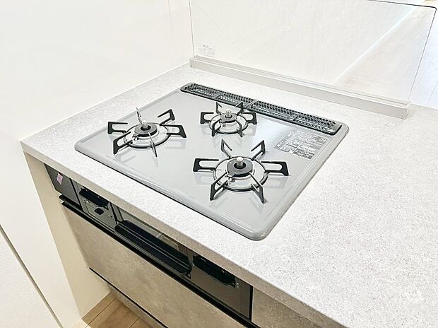 【その他設備(ガスコンロ)】三口ガスコンロでお料理が一気にはかどりそう