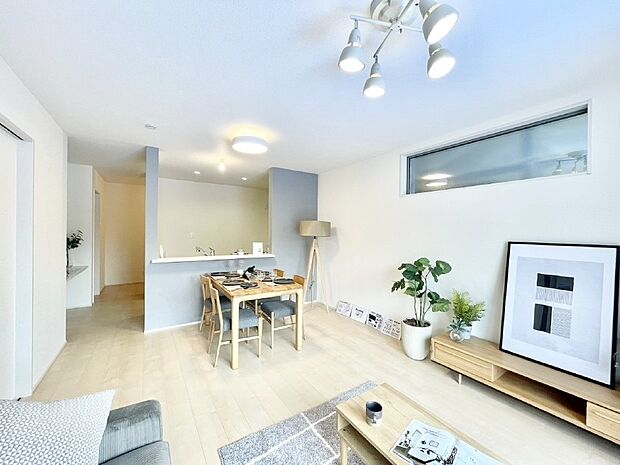 【ダイニング】シンプルなデザインなのでインテリアを考えるのも楽しみですね!