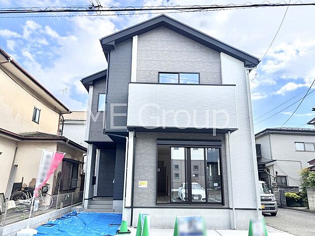 【現地外観写真】たっぷりの陽光と開放感に包まれる明るい住まい