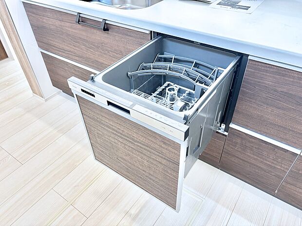 【その他設備(食洗機)】面倒なお片づけは食洗機にお任せ!家事の負担が減って、時間にも気持ちにもゆとりができます。