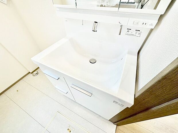 【その他設備(ハンドシャワー水栓)】ハンドシャワー付き!使いやすい洗面台。