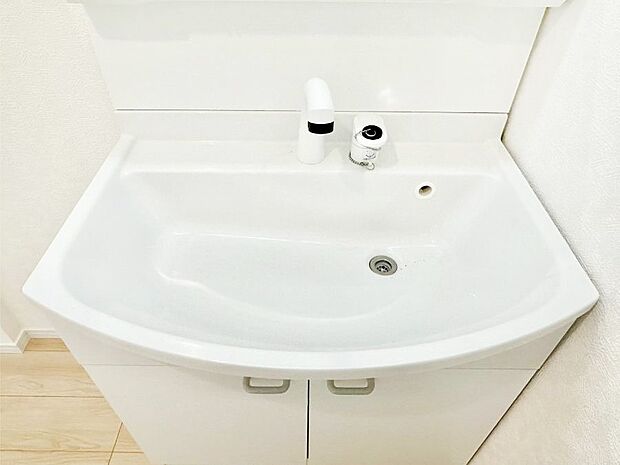 【その他設備(ハンドシャワー水栓)】ハンドシャワー付き!使いやすい洗面台。