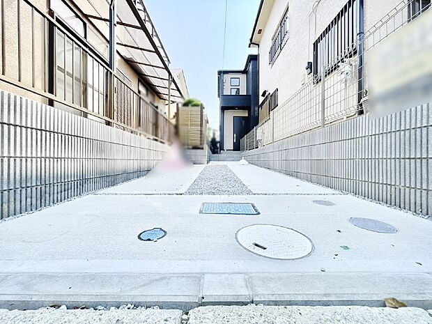 【駐車場】目の前が駐車場だと雨の日も大量にお買い物をした時も便利ですね