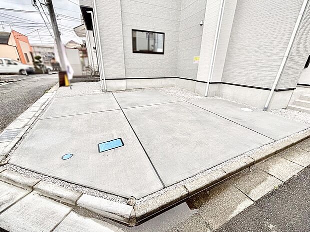【駐車場】目の前が駐車場だと雨の日も大量にお買い物をした時も便利ですね