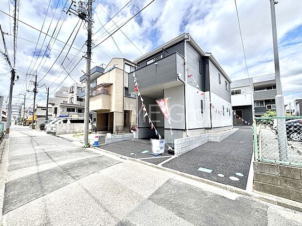 【前面道路含む現地写真】前面道路はきちんと整備されています