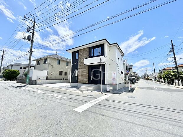 【前面道路含む現地写真】前面道路はきちんと整備されています