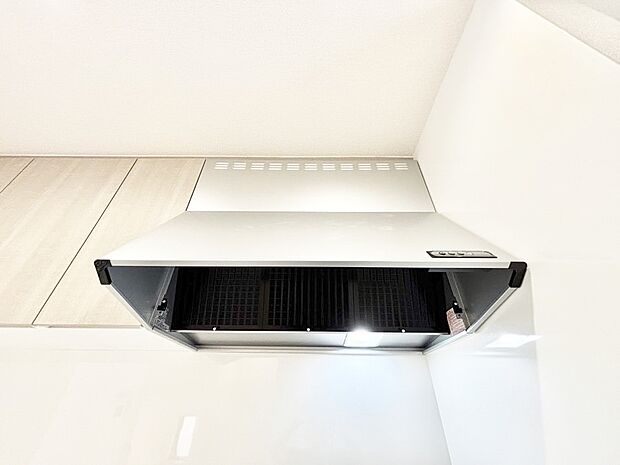 【その他設備(レンジフード)】基本的なお手入れはフィルターのみ！お手入れのしやすさも魅力です。