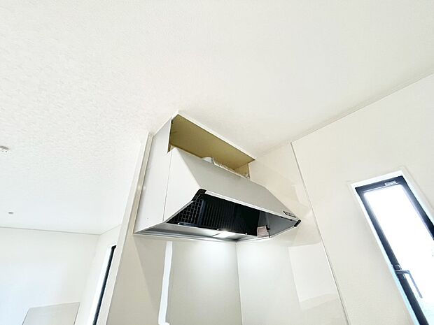 【その他設備(レンジフード)】基本的なお手入れはフィルターのみ!お手入れのしやすさも魅力です。