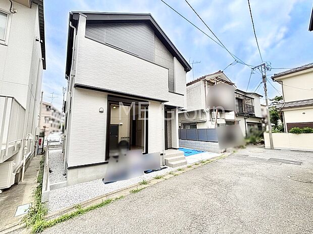 【現地外観写真】たっぷりの陽光と心地よい風が舞い込む住まい