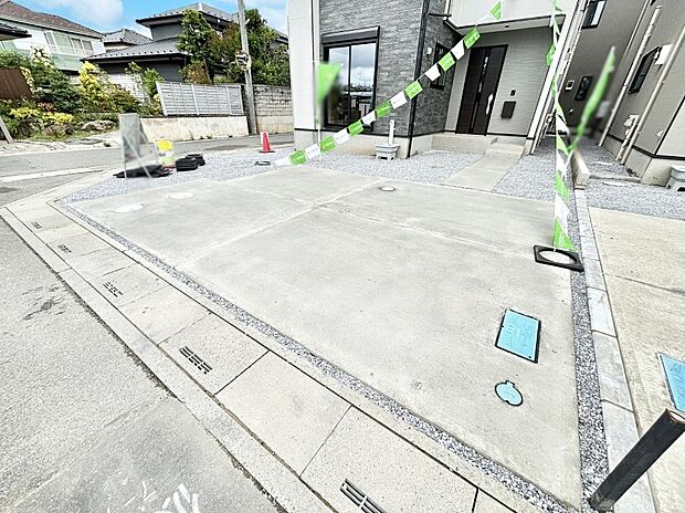 【駐車場】並列２台駐車可能なゆとりのカースペース 