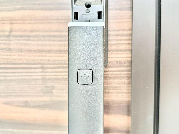 【玄関】ラクラク開錠！スマートコントロールキー。