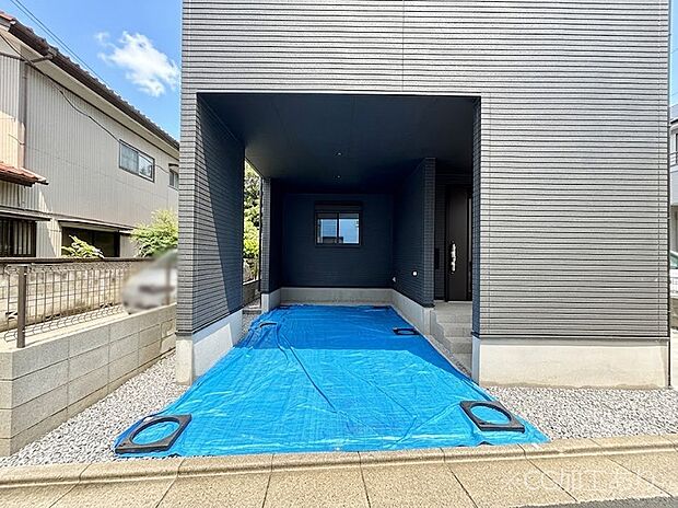 【駐車場】ビルトインタイプは大切なお車を傷や汚れから守ることができます。
