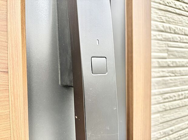 【玄関】ラクラク開錠！スマートコントロールキー。