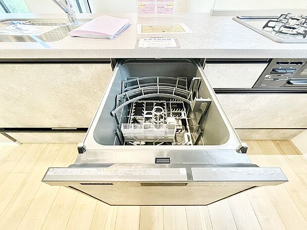 【その他設備(食洗機)】面倒な片づけは食洗機にお任せ！家事の負担が減って心と時間にゆとりができます。