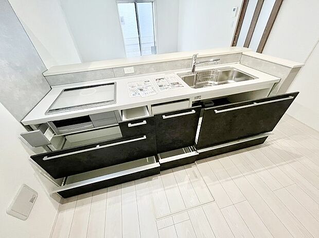 【その他設備(スライド収納)】使いやすさを優先したスライド式収納タイプ!