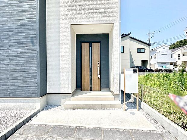 【玄関】大切な家族、来客を出迎える玄関。