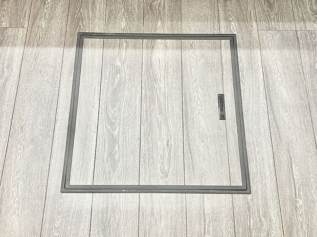【その他設備(床下収納)】床下収納付き!日用品・非常用品の収納にも大活躍。