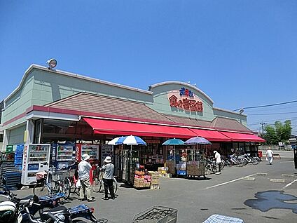 おっ母さん食の壱番館 100m