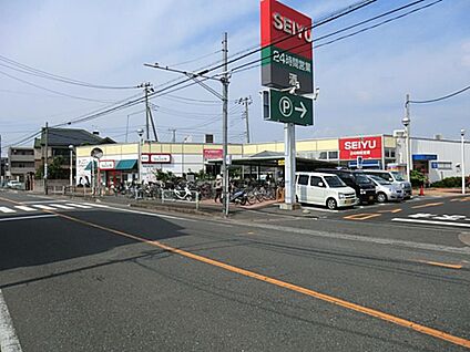 西友朝霞根岸店 1040m