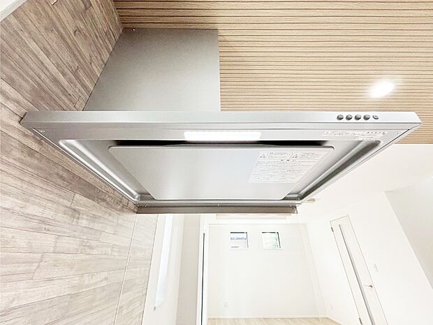 【その他設備(レンジフード)】基本的なお手入れはフィルターのみ!お手入れのしやすさも魅力です。