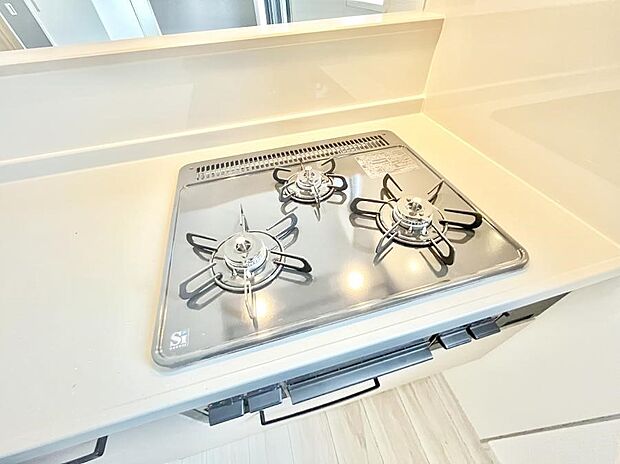 【その他設備(ガスコンロ)】三口ガスコンロでお料理が一気にはかどりそう