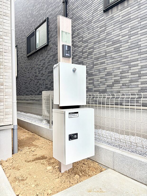 【その他現地】表札・インターホン・ポストをひとつに集約
