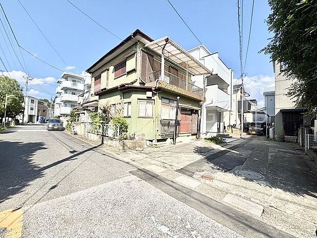 【前面道路含む現地写真】前面道路はきちんと整備されています